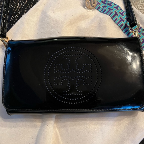 Tory Burch patent leather crossbody - Picture 2 of 3